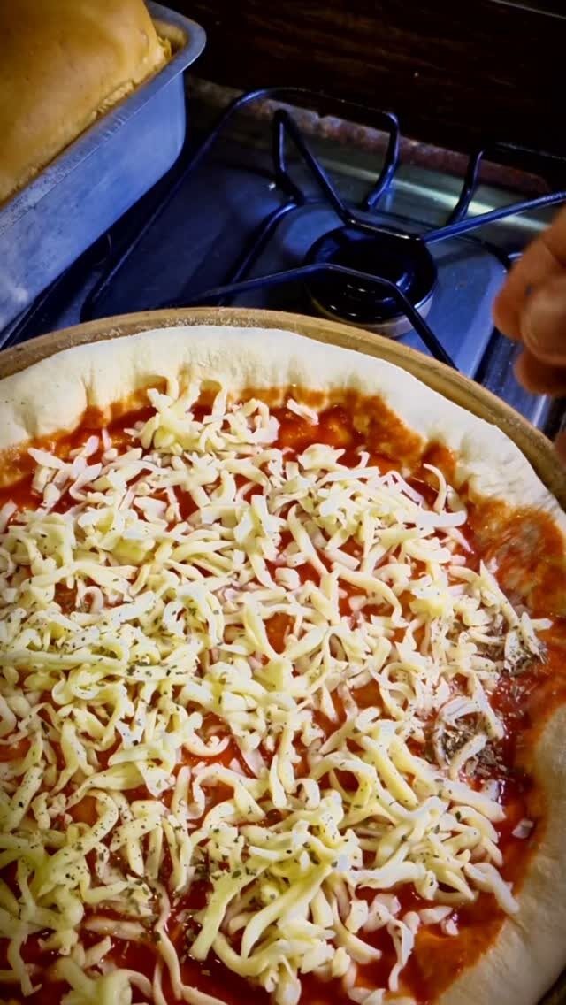 Hoje foi dia de pizza. #pizza #pizzalover #pizzaitaliana #pornfood